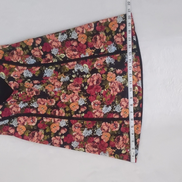 Floral Tank Top with Crochet Details (Small) - Picture 13 of 13